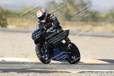 media/Dec-01-2025-Moto Forza (Mon) [[2daa91e15f]]/3-Beginner Group/Session 3 (Turn 3)/